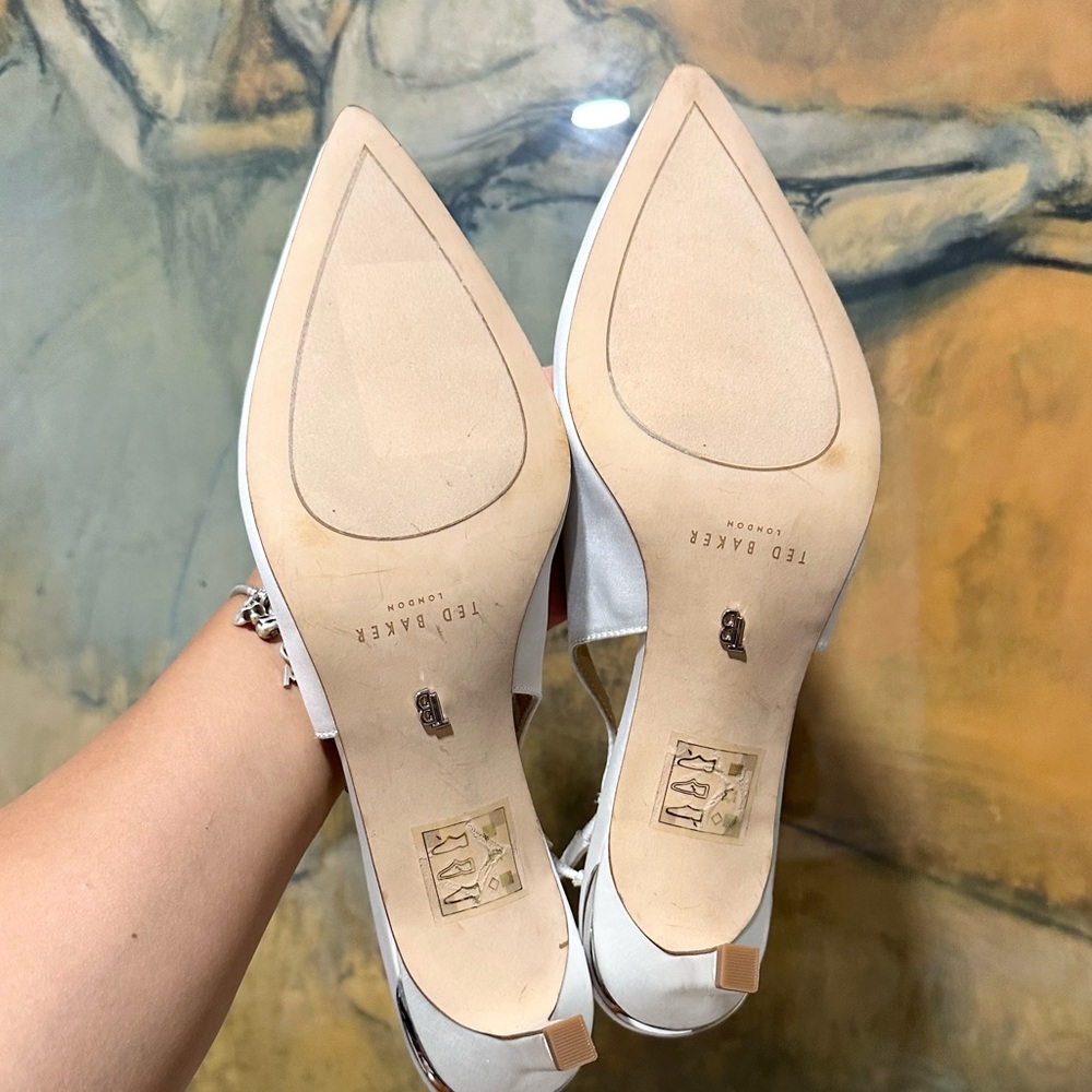 🌸TED BAKER🌸 Janie Bow Slingback Pointed Toe Pump In White Size: 11 - Picture 16 of 16